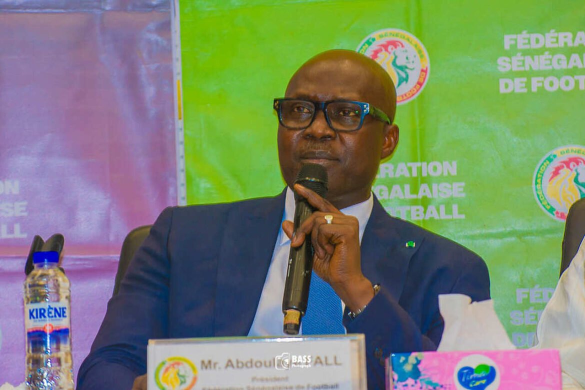 Presidente da federação senegalesa revela que médico da seleção é especialista em ginecologia