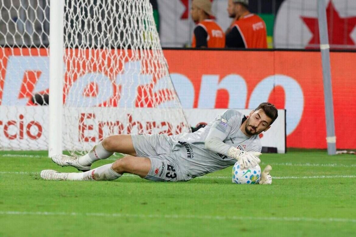 Rafael destaca progresso do São Paulo e ressalta importância do empate contra o Flamengo: "Fundamental conquistar pontos"