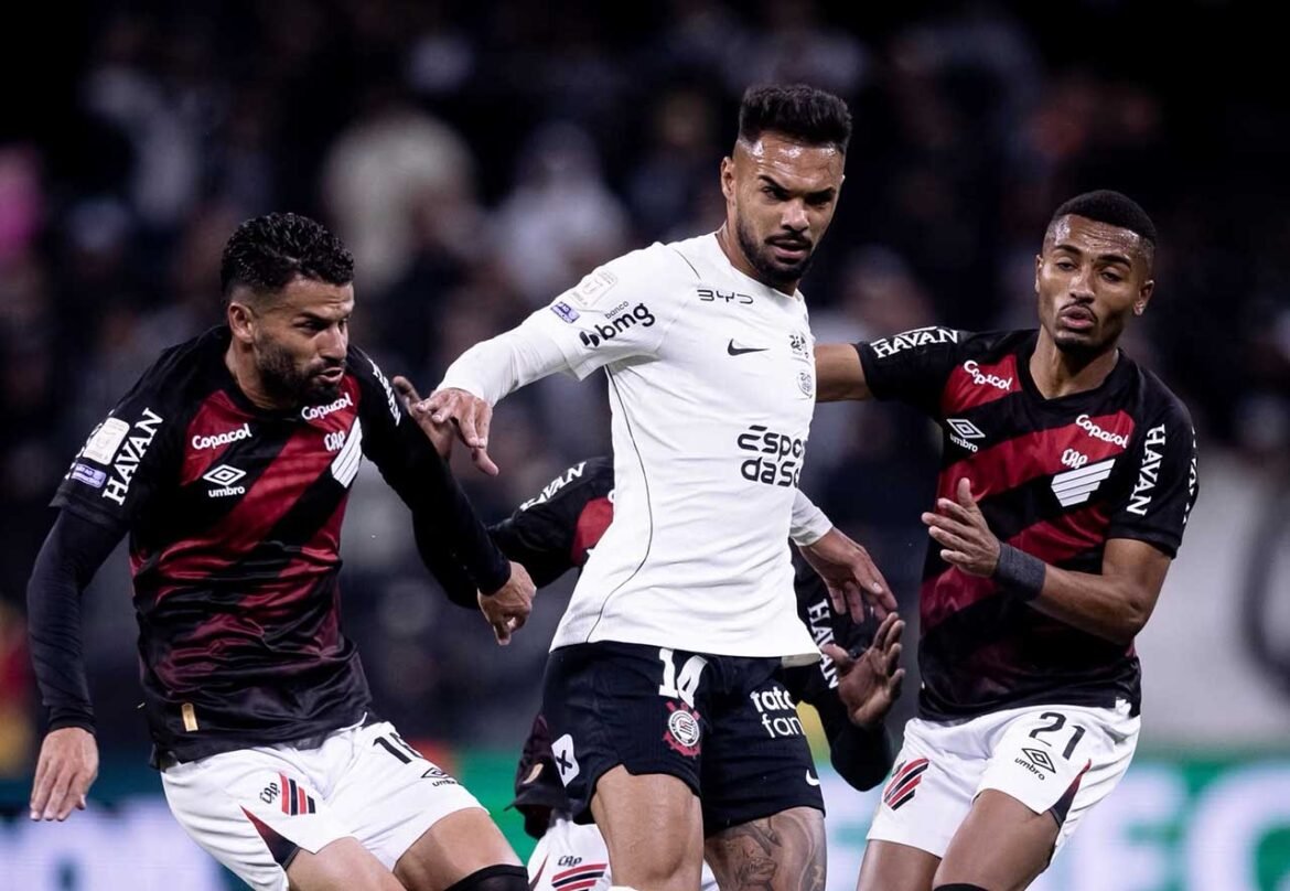 Raniele comenta empate do Corinthians e se prepara para confronto na Copa do Brasil: "É uma batalha"