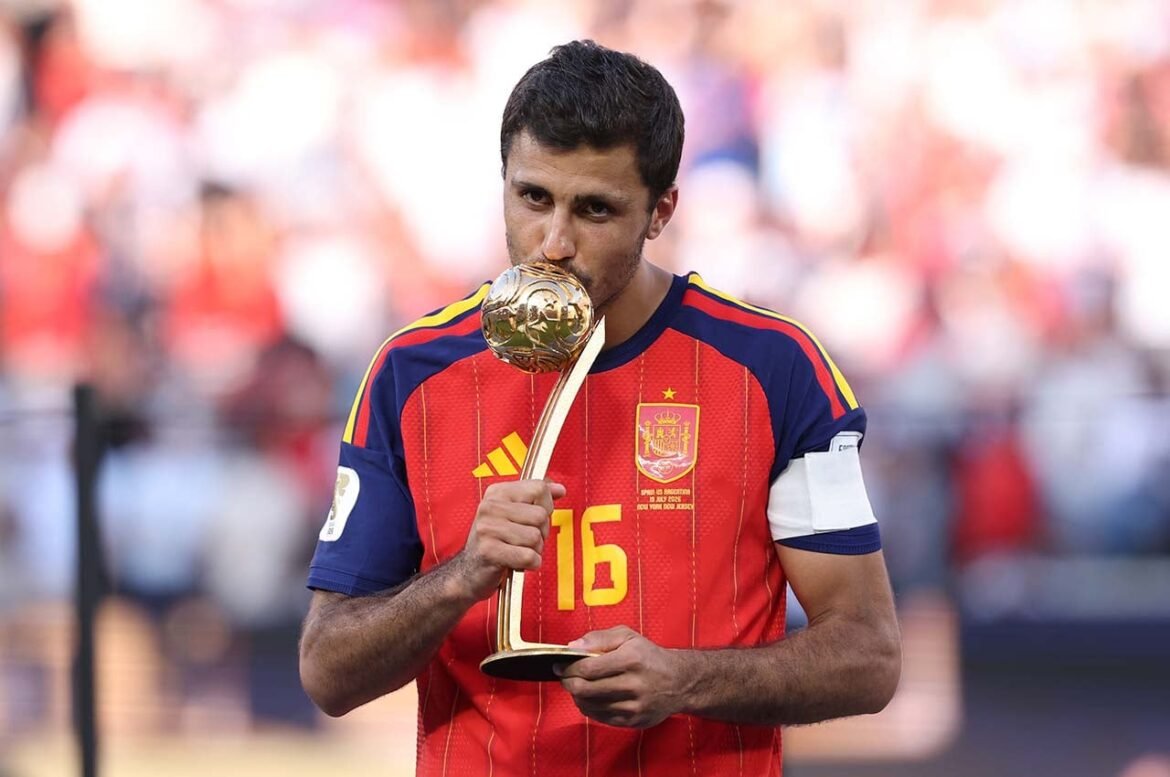 Rodri é coroado o melhor jogador da Copa e destaca-se na supremacia da Espanha