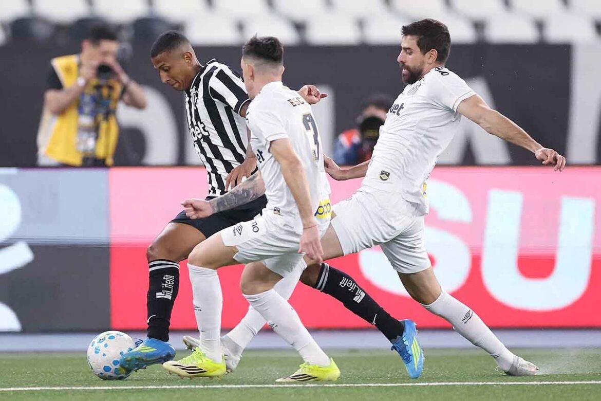 Santos sugere acompanhamento psicológico para jogadores após derrota para o Botafogo
