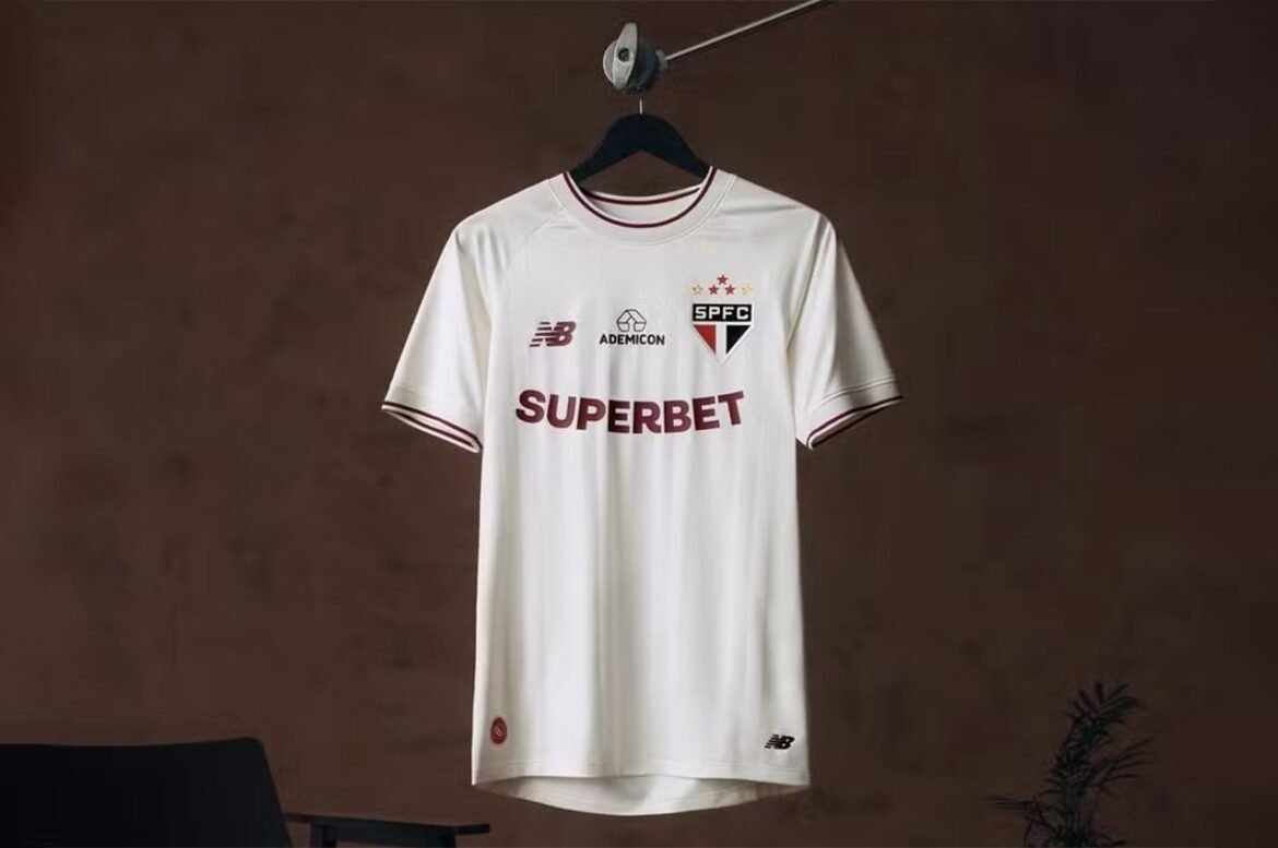 São Paulo apresenta novo terceiro uniforme para a temporada