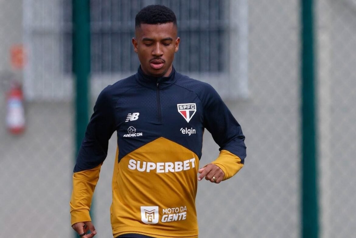 São Paulo enfrenta proibição de transferências da FIFA devido a pendência com Marcos Antônio