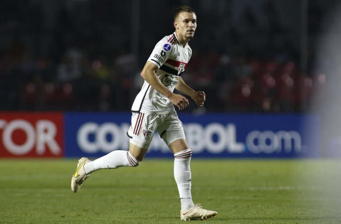São Paulo fecha negociação de empréstimo de Negrucci para o Athletic