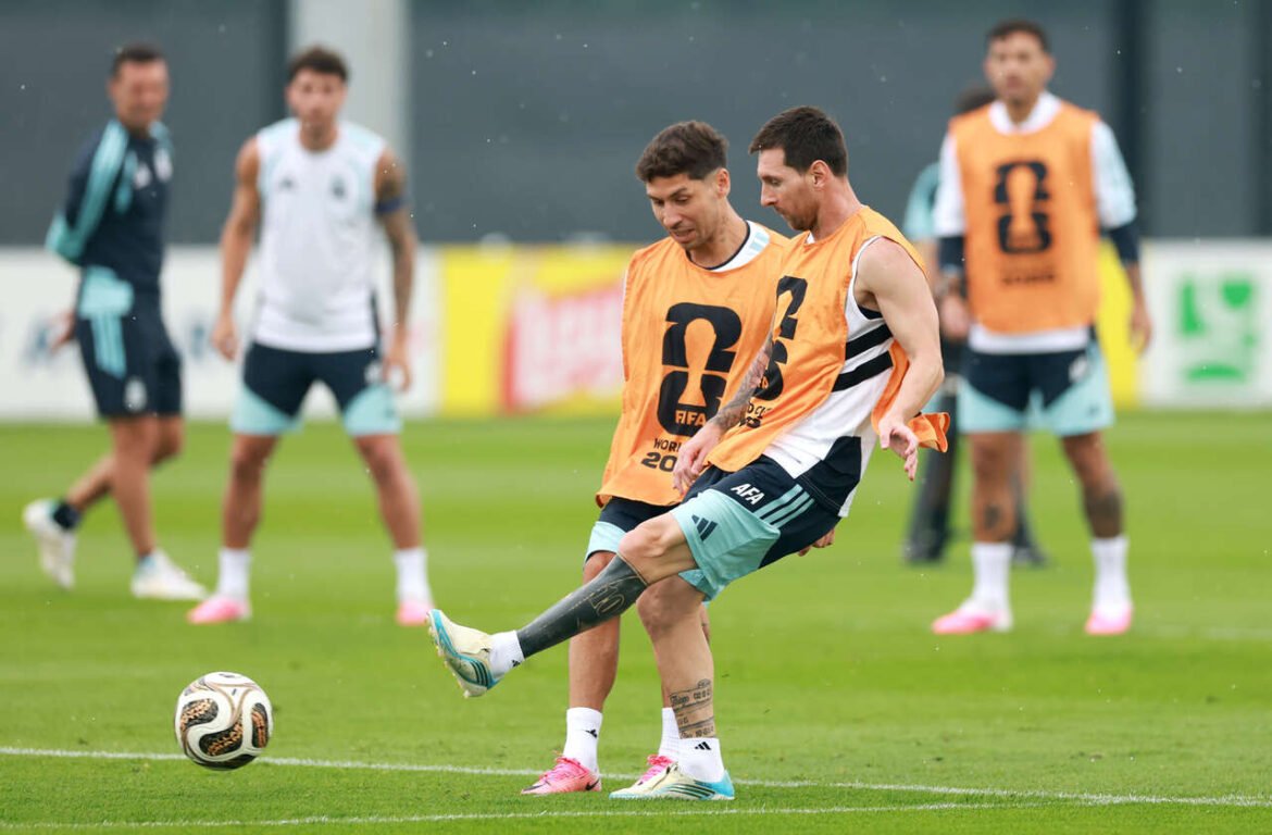 Scaloni sugere mudanças no treino final da Argentina antes da grande decisão