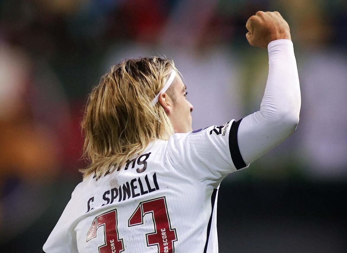 Spinelli se destaca como goleador do Vasco em 2023 com gol na Colômbia