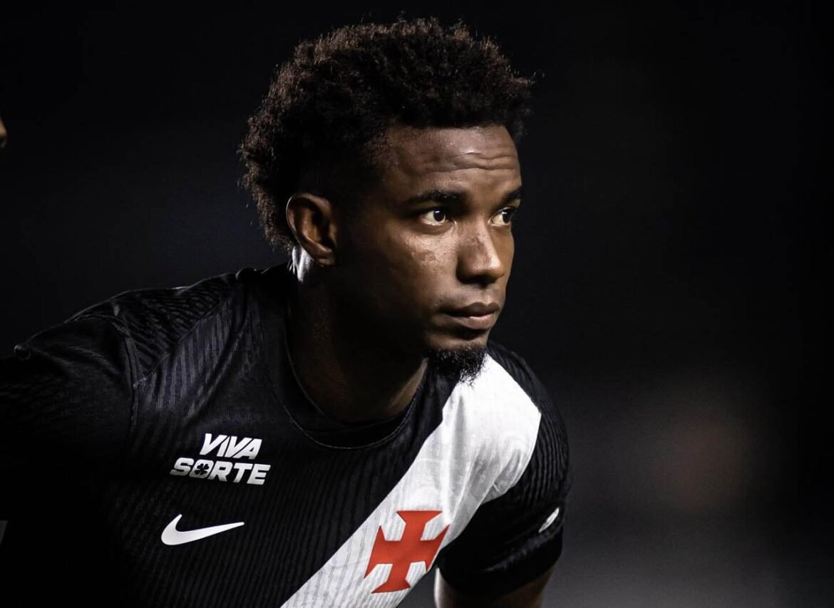 Thiago Mendes se torna o artilheiro do Vasco em 2026