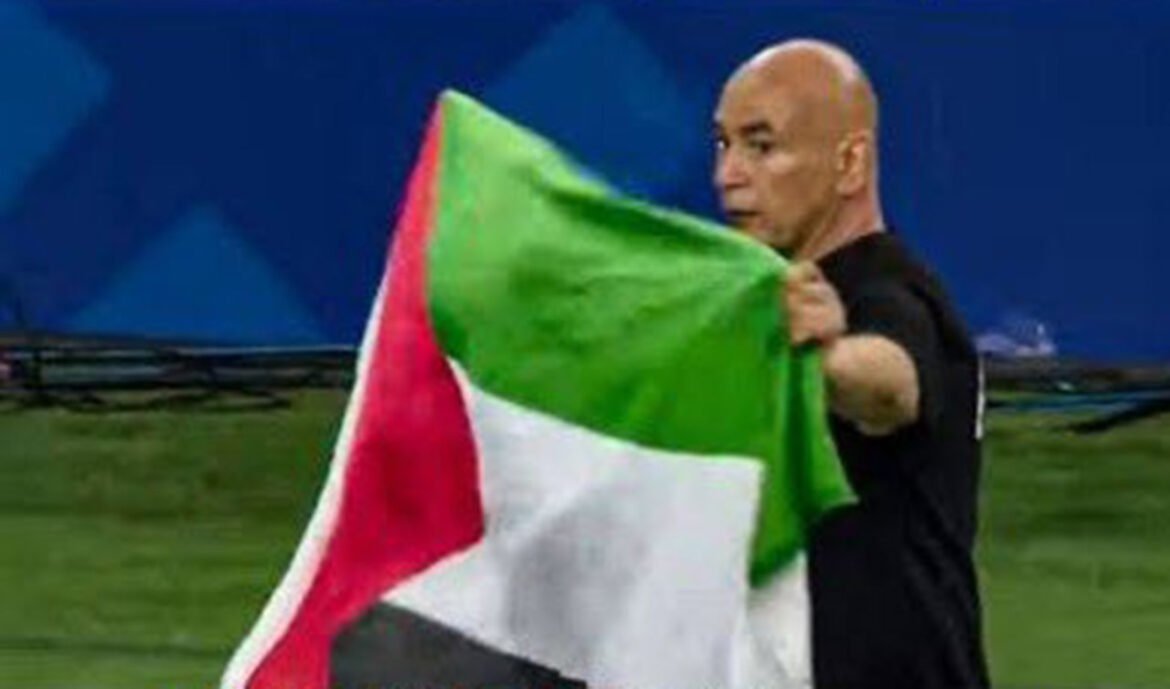 Treinador do Egito celebra conquista e dedica vitória ao povo palestino