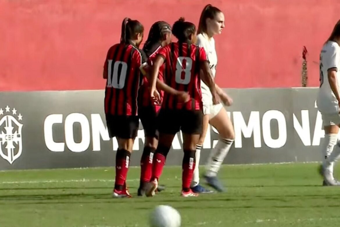 Vitória vence Botafogo e se afasta da zona de rebaixamento no Brasileirão Feminino