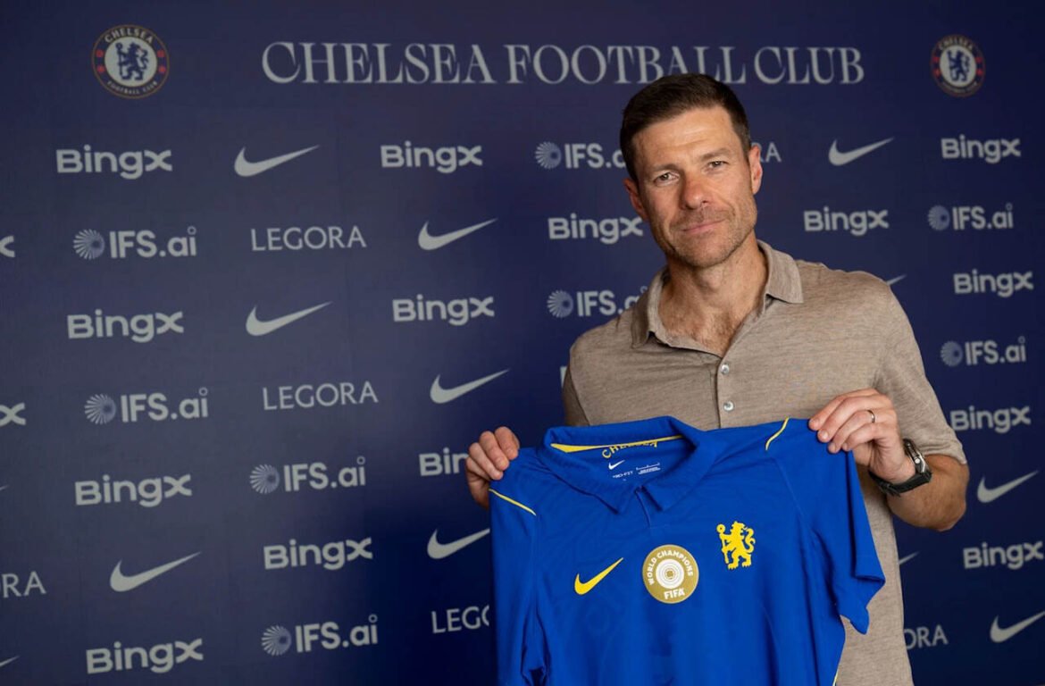 Xabi Alonso dá início à sua carreira como treinador do Chelsea após sua chegada a Londres