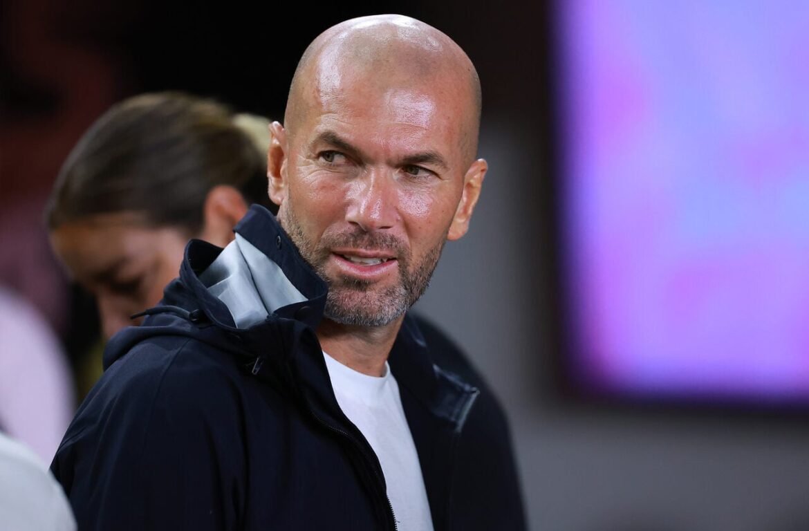 Zidane pode ser o novo técnico da seleção francesa em meio a turbulências internas