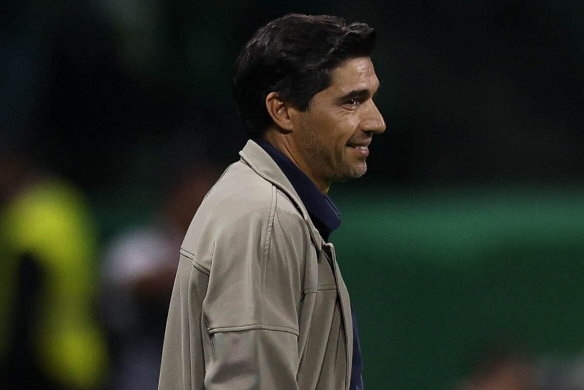 Abel avalia nova lesão de Paulinho: "Busca comprovar o investimento"