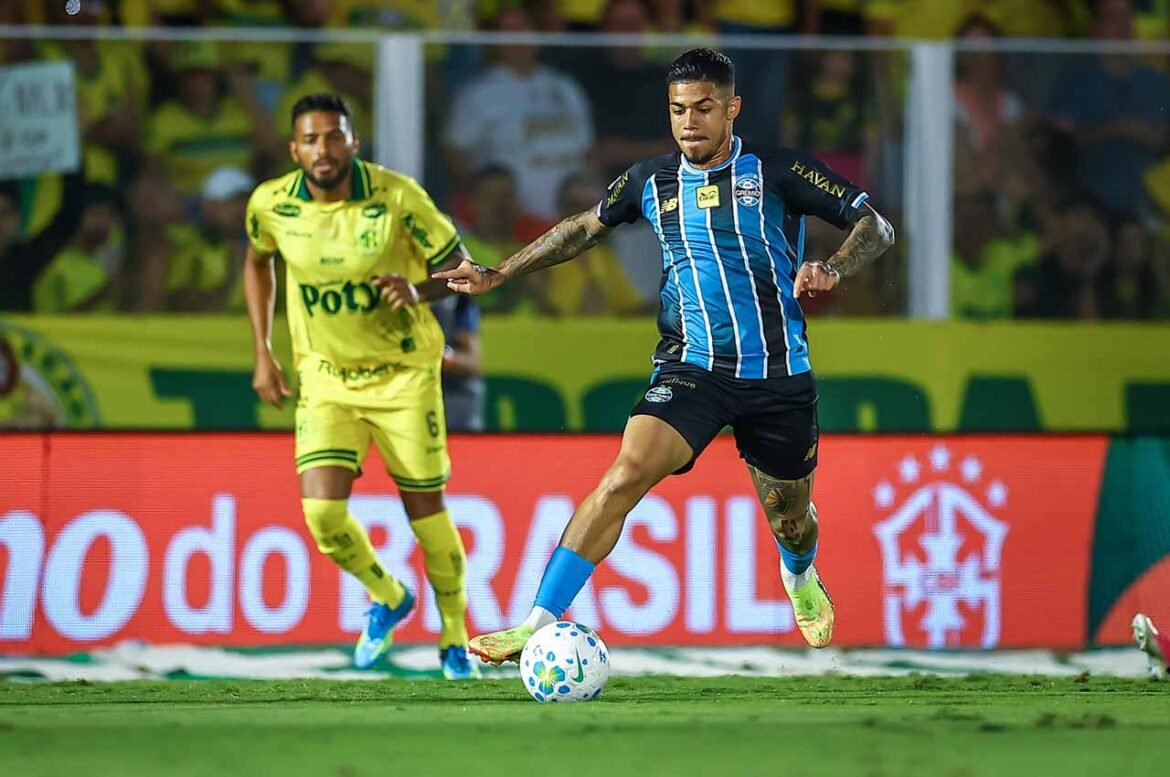 Amuzu brilha enquanto Grêmio conquista empate contra o Mirassol