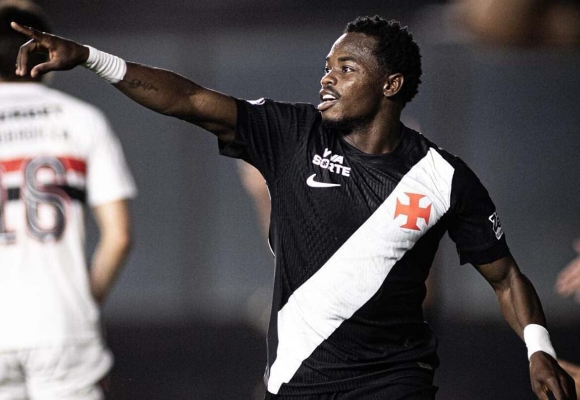 Andrés Gómez é ausência no jogo do Vasco contra o Bahia devido a desconforto nos pés