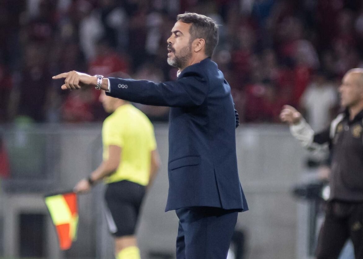 Artur Jorge busca entender os motivos da má fase do Cruzeiro: "Período difícil"