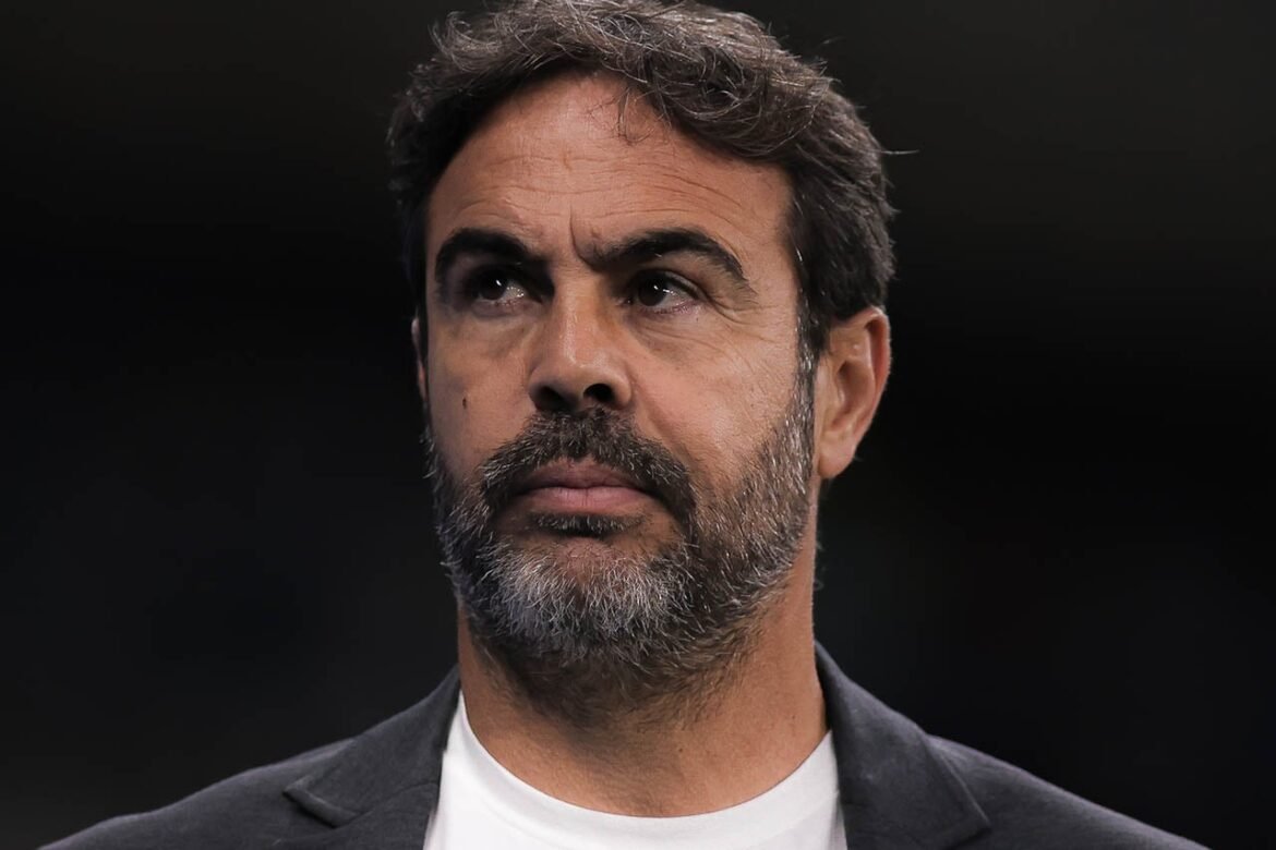 Artur Jorge exalta desempenho do Cruzeiro: "Impressionantes"