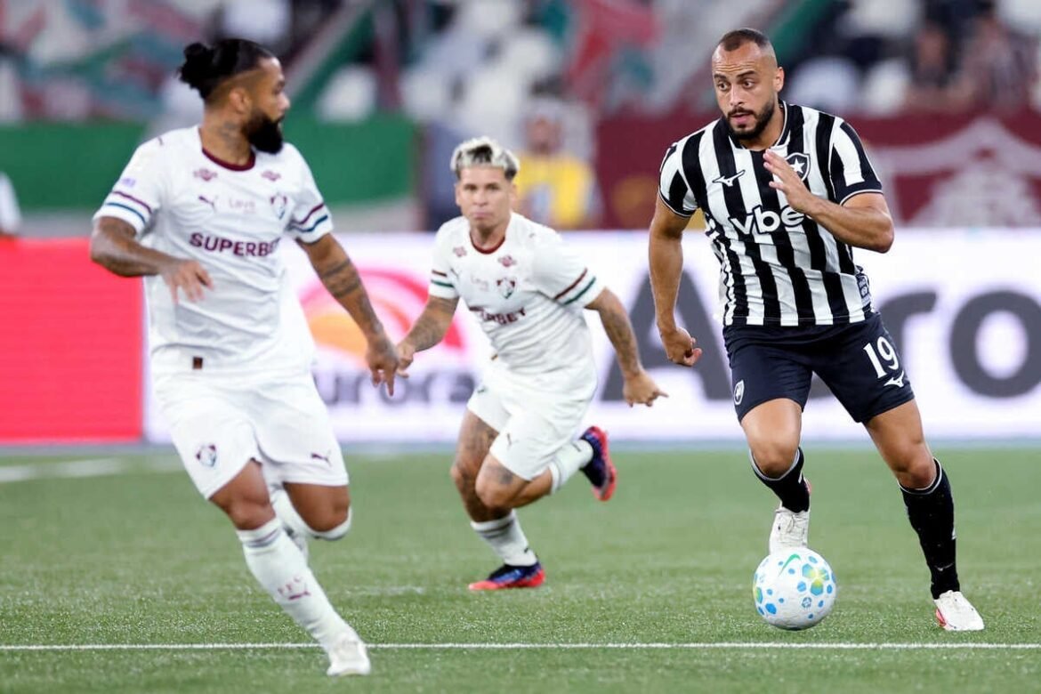 Botafogo e Fluminense protagonizam um emocionante clássico e terminam empatados