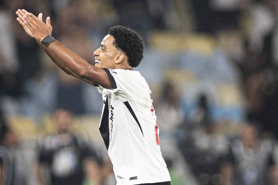 Brenner brilha contra o Fluminense e garante avanço do Vasco às quartas de final da Copa do Brasil
