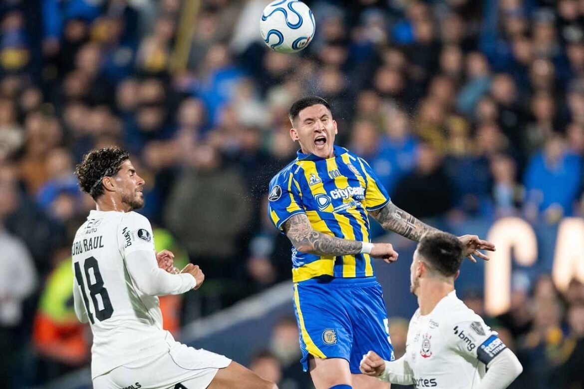 Corinthians enfrenta expulsão, empata com Rosario e busca classificação em casa