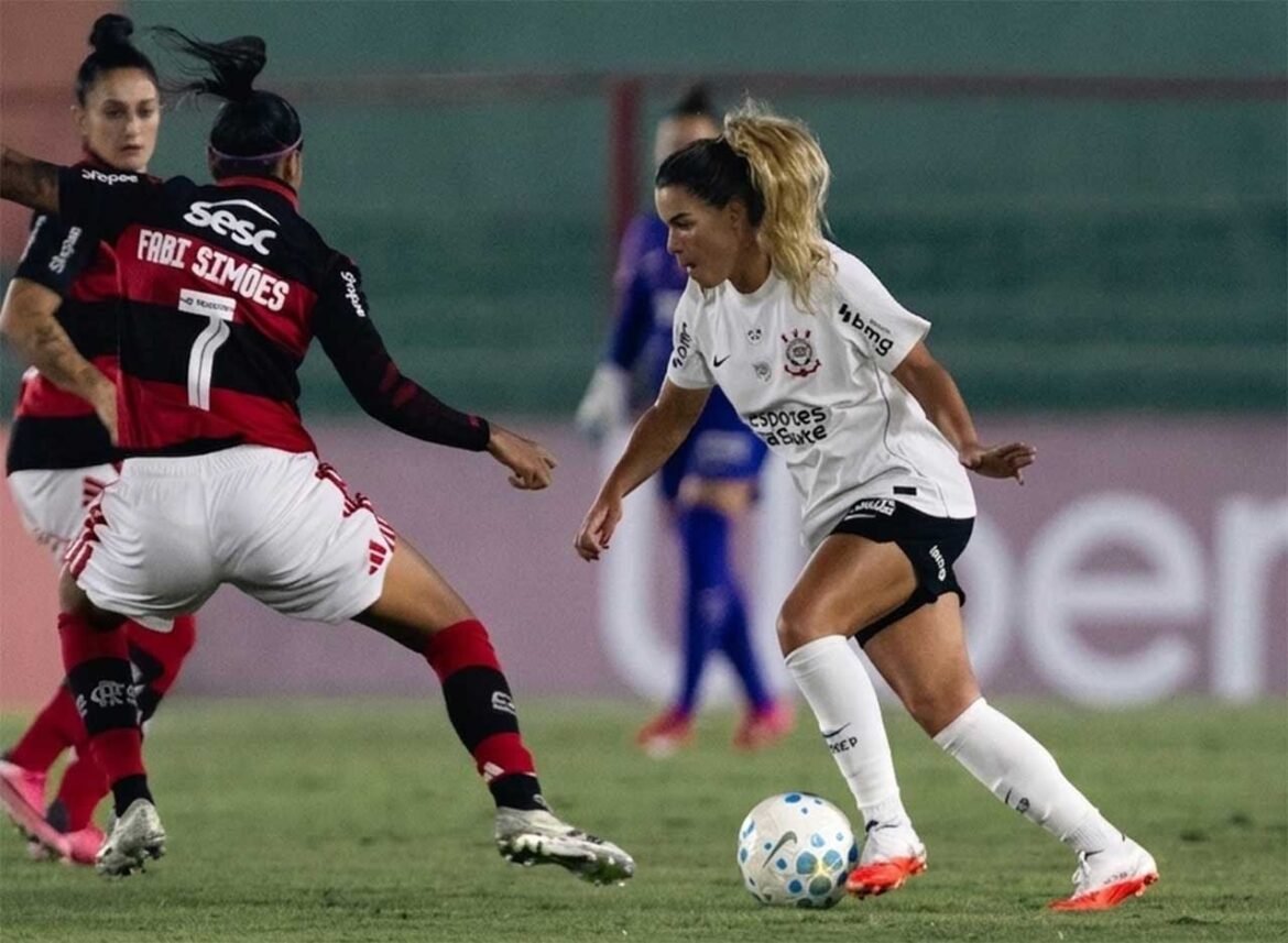 Corinthians supera Flamengo e assume a ponta do Campeonato Brasileiro Feminino