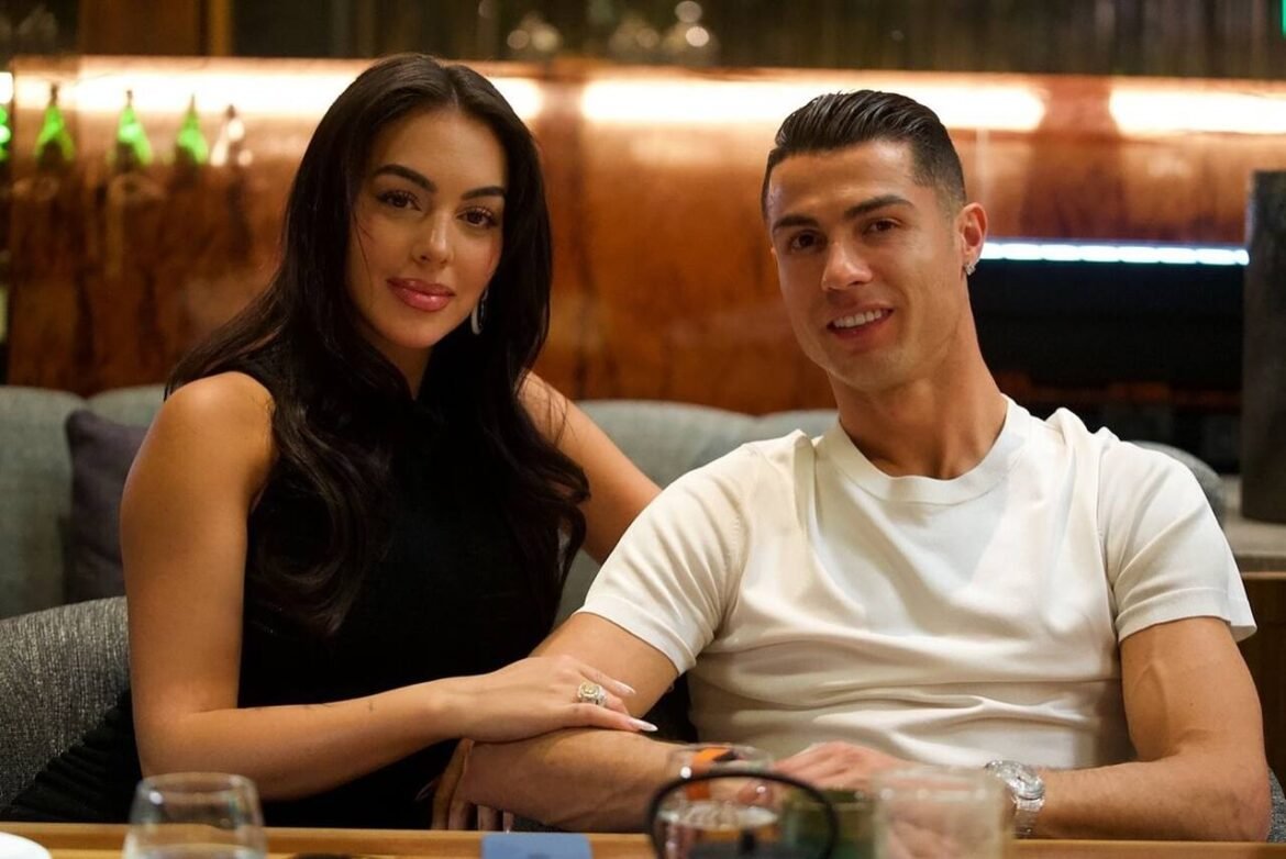 Cristiano Ronaldo firma contrato de pensão vitalícia em caso de divórcio