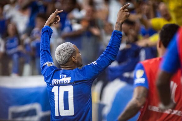 Cruzeiro conta com quatro jogadores suspensos antes do confronto contra o Flamengo