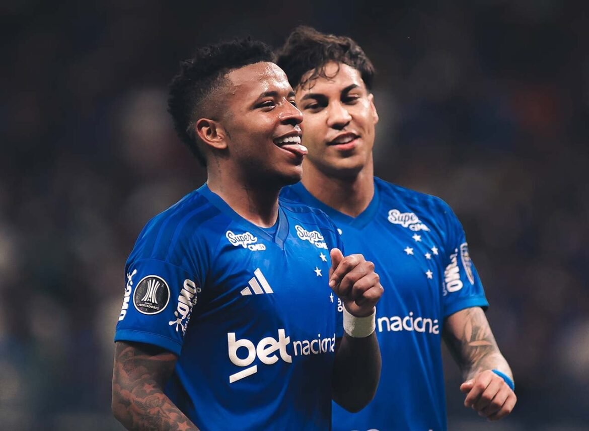 Cruzeiro realiza mudanças para enfrentar o Flamengo; confira a provável formação da equipe.