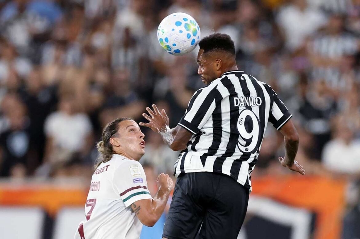 Danilo Pereira faz sua estreia e amplia as alternativas ofensivas do Botafogo