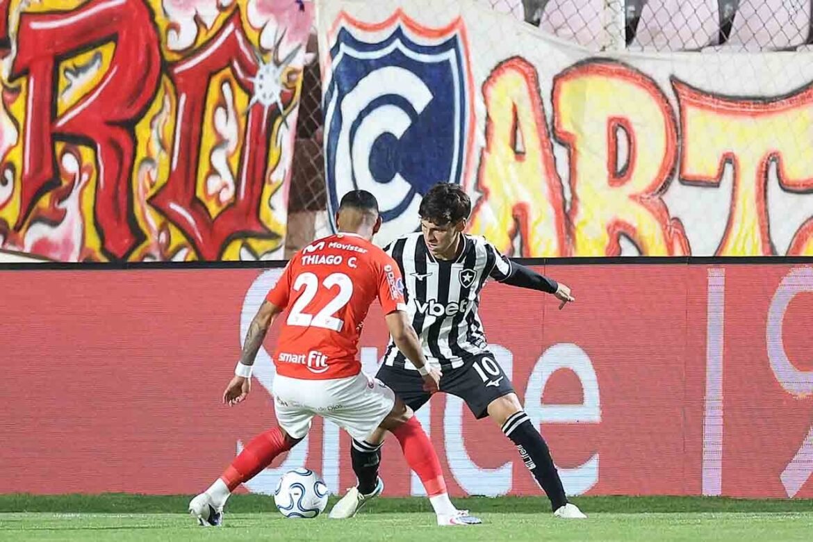 Desempenho do Botafogo contra o Cienciano: Uma Lamentável Exibição!