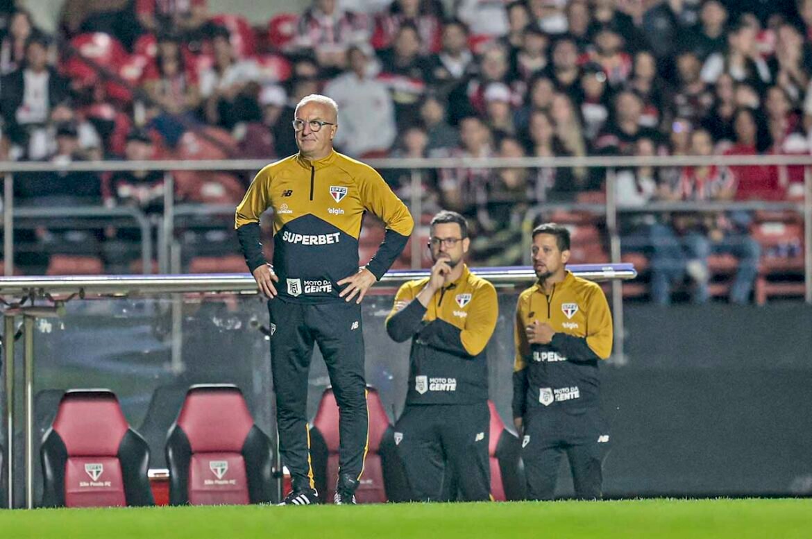 Dorival exige comprometimento do elenco do São Paulo: 'A responsabilidade é nossa'
