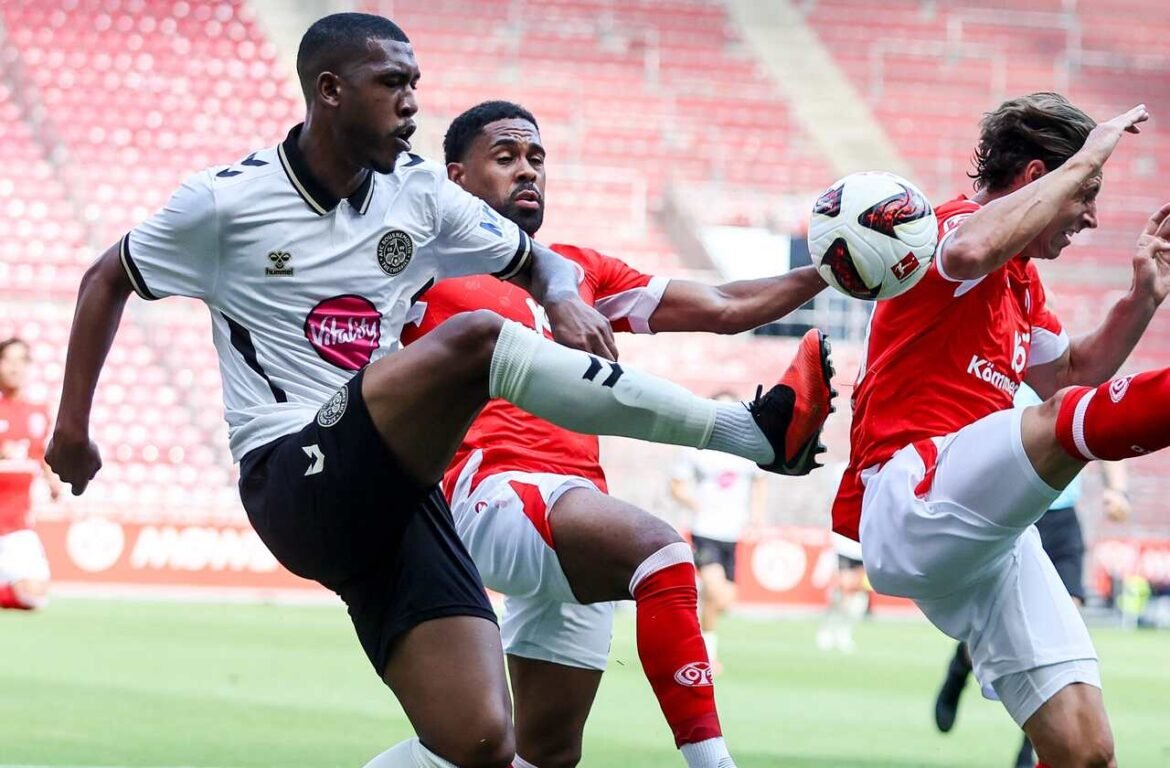 Evanilson se destaca, mas Bournemouth sofre derrota