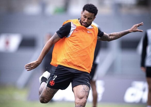 Jair reconhece o esforço dos jogadores do Vasco após superarem lesão séria