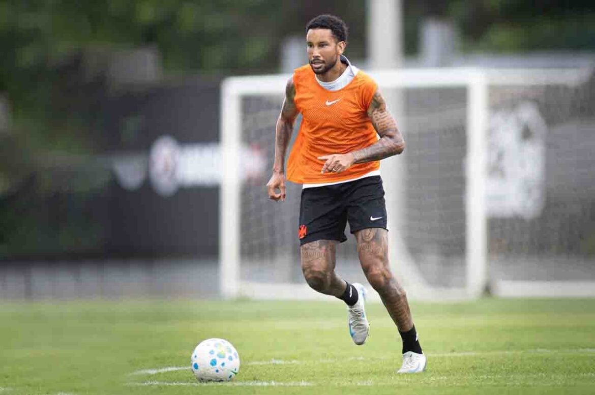 Jair se destaca no Vasco, provoca o Fluminense e comemora classificação para a Copa