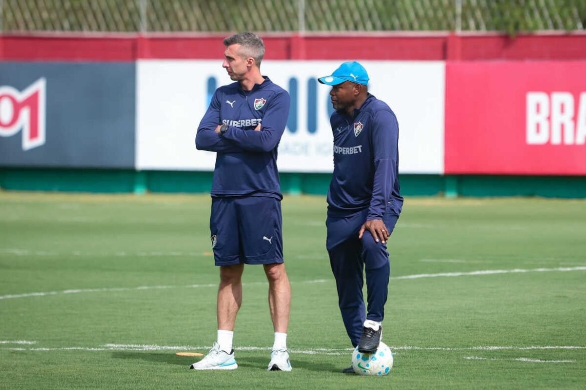 Marcão lidera treino e dá início à preparação no Fluminense