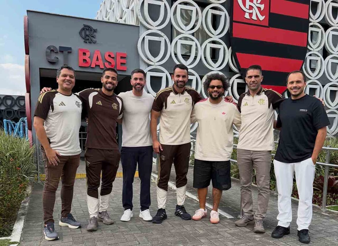 Marcelo, ex-jogador do Fluminense, faz visita ao CT do Flamengo