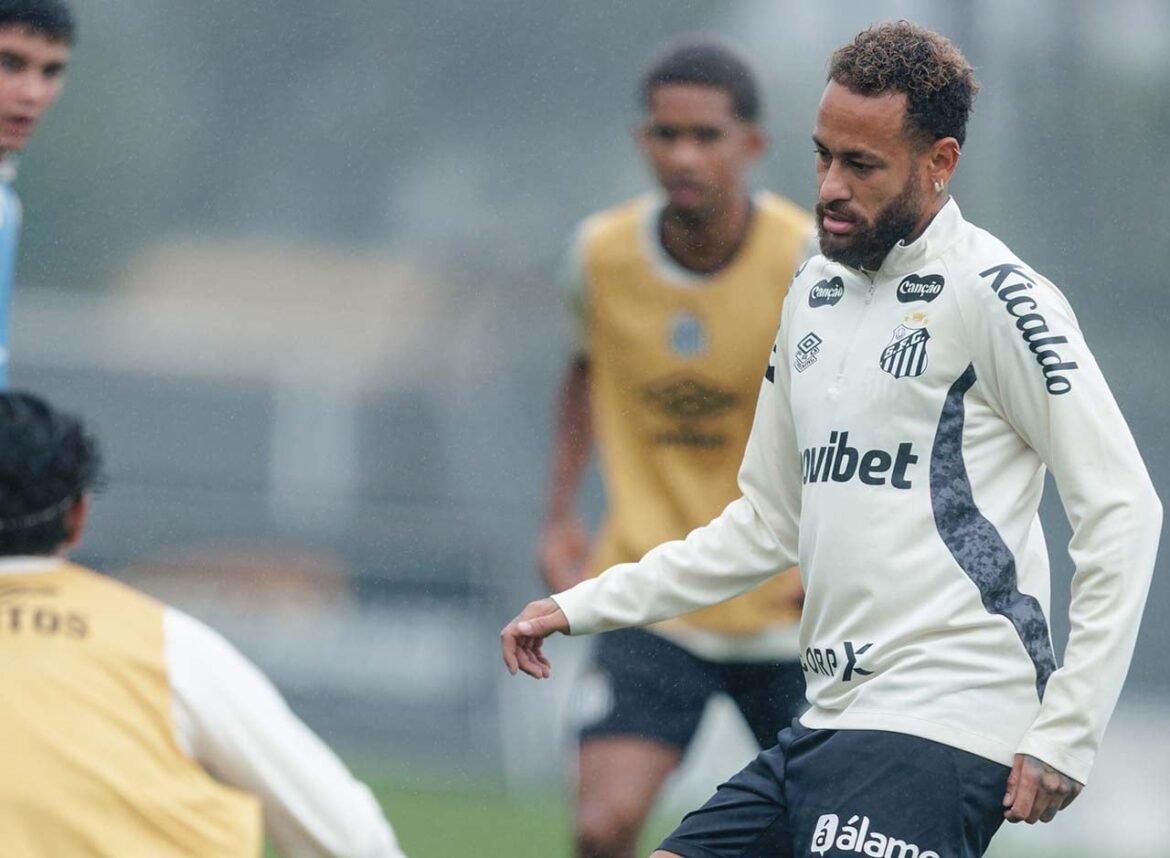 Neymar participa de treino e deve iniciar como titular pelo Santos na Sul-Americana