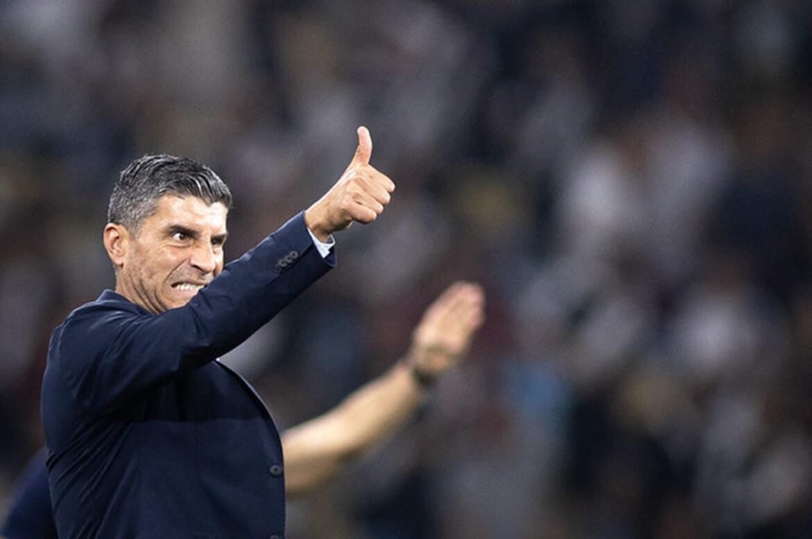 Pedro Emanuel destaca a atitude do Vasco: "Mostramos competitividade"