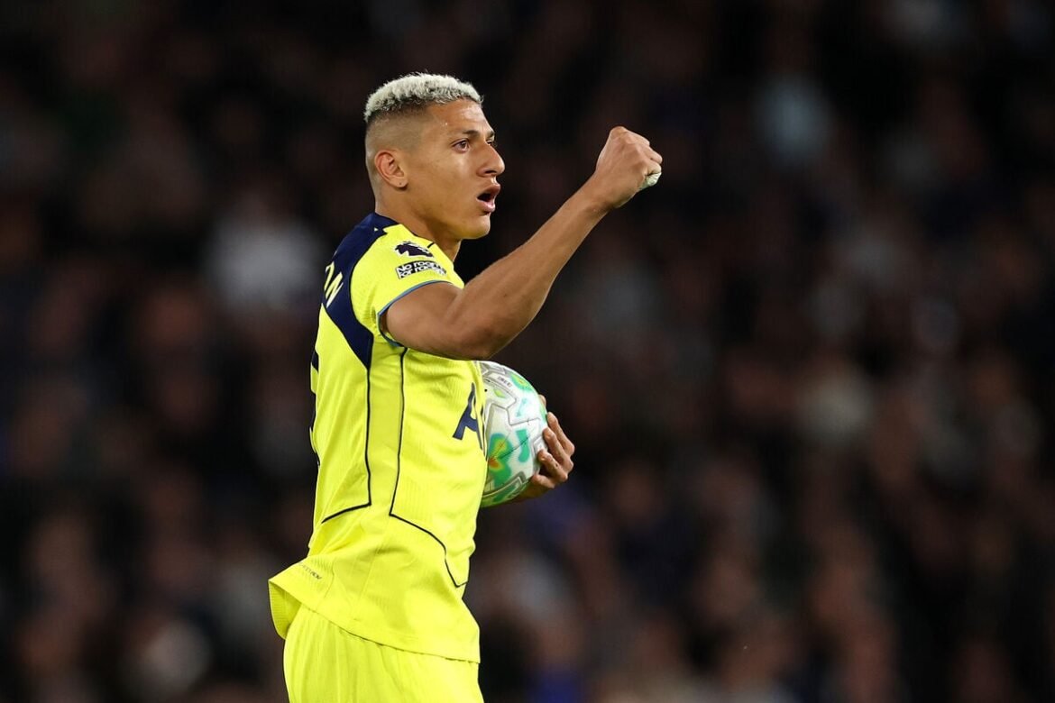 Richarlison marca no final e garante a vitória do Tottenham sobre o Chelsea em amistoso