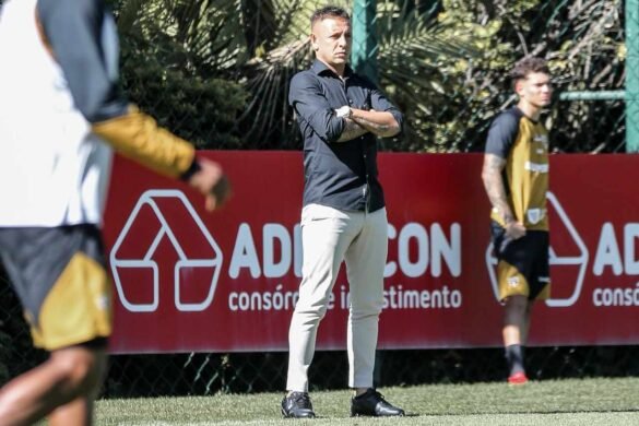 STJD acusa Rafinha de ofensas a árbitro após derrota do São Paulo