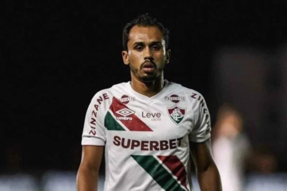 Santos busca a contratação do meio-campista Lima, ex-Fluminense