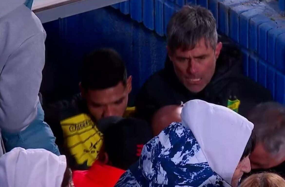 Técnicos de Vélez e Defensa y Justicia se enfrentam em discussão acalorada após partida