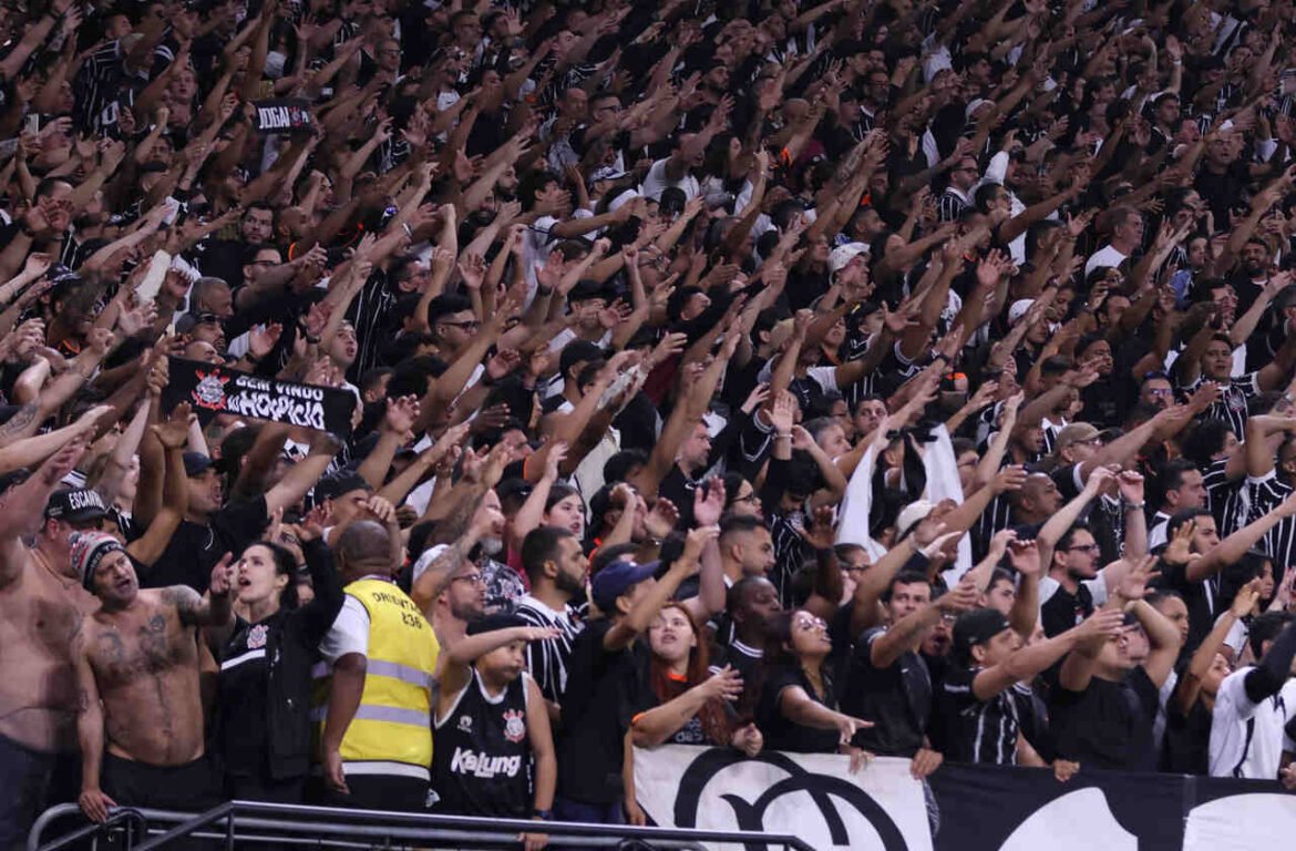 Torcedoras do Corinthians se Reúnem no MP-SP para Apoiar Intervenção Judicial