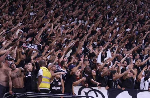Torcedoras do Corinthians se Reúnem no MP-SP para Apoiar Intervenção Judicial