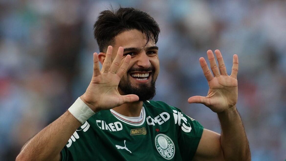 Vitor Roque e Flaco López começam como titulares do Palmeiras contra o Cuiabá